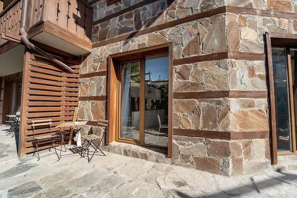 Host2U New Inn 2 Bd, Fireplace, Free Parking Bansko