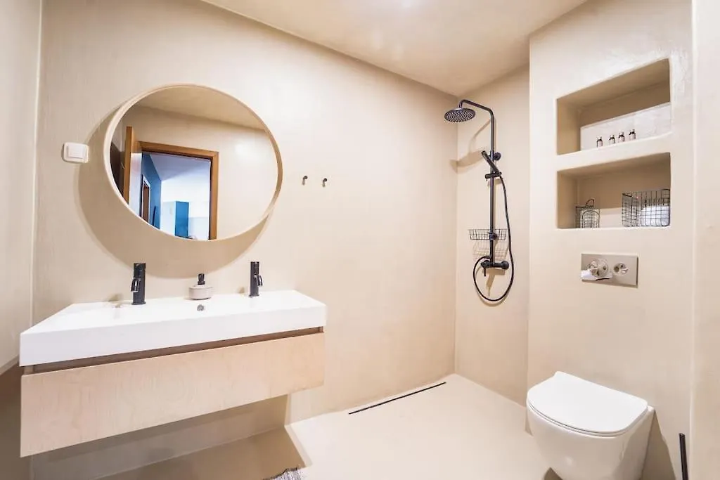 Host2U New Inn 2 Bd, Fireplace, Free Parking Bansko 0*,